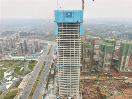 “建证”新高度：中建六局顺利完成南充“鸿通”塔主体封顶开云 开云体育APP(图3)