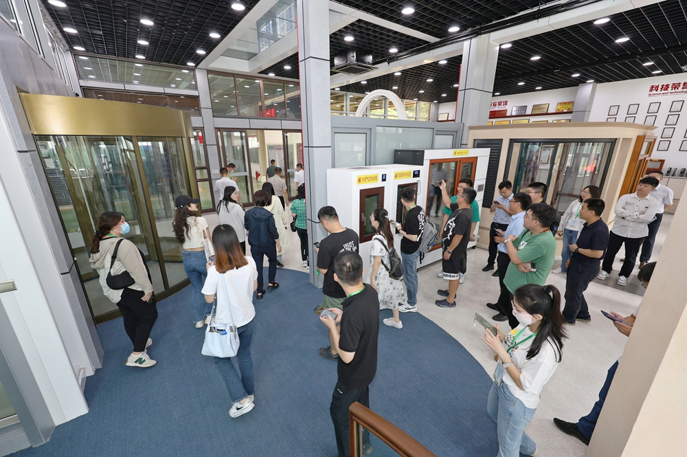 “绿”动齐鲁 “碳”路未来探访烟台市首个超低能耗公共建筑_中开云 开云体育官网国山东网