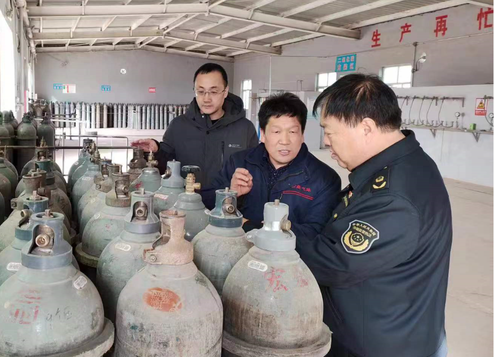新疆巴楚县市场监管局开展特种设备安全监督开云体育 开云平台检查