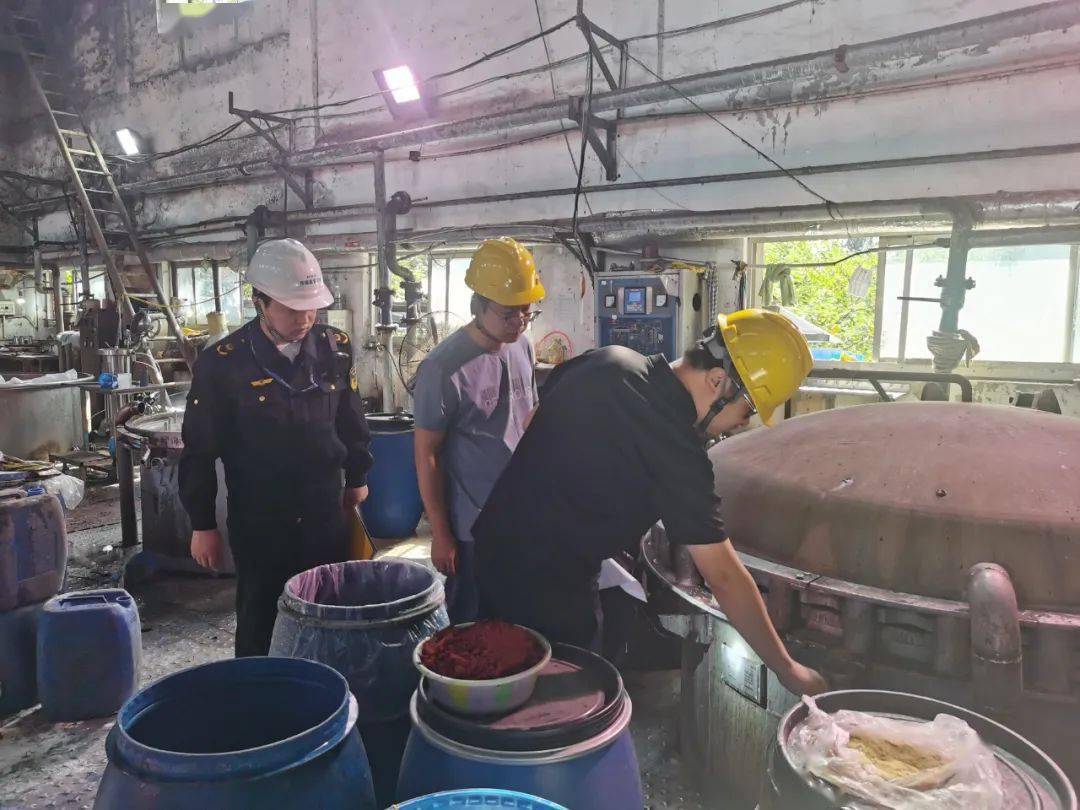 开云APP 开云官网入口部门动态｜市市场监督管理局长泾分局开展快开门式压力容器专项检查(图2)
