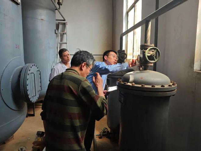 Kaiyun 开云体育济宁：市场监管部门开展老旧装置特种设备安全专项检查(图2)